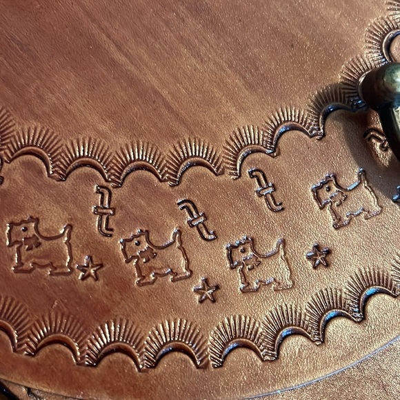 Vintage Gunderi Gun Deri Tooled Leather Bag Saddlebag Shape Scottie Dogs Artisan - Picture 12 of 13